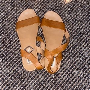 BRAND NEW Steve Maden Sandals